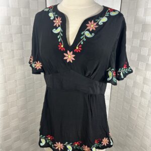 Short sleeve tops and blouses